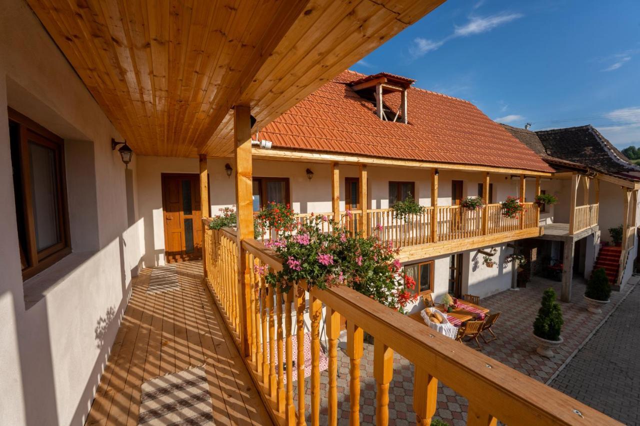 Casa Brutarului Crit Hotel Buitenkant foto