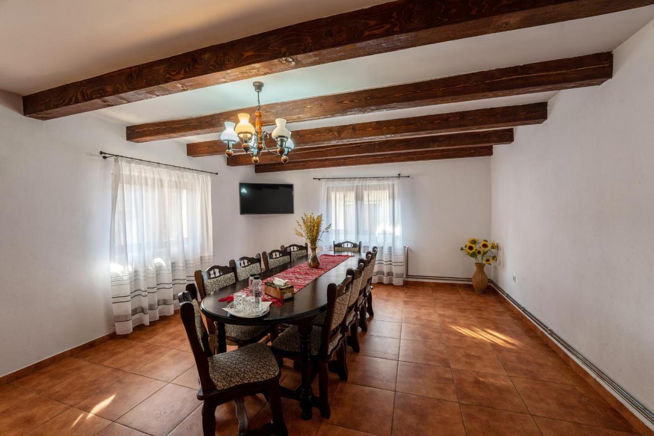 Casa Brutarului Crit Hotel Buitenkant foto