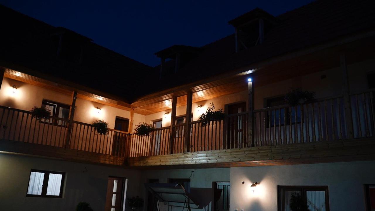 Casa Brutarului Crit Hotel Buitenkant foto
